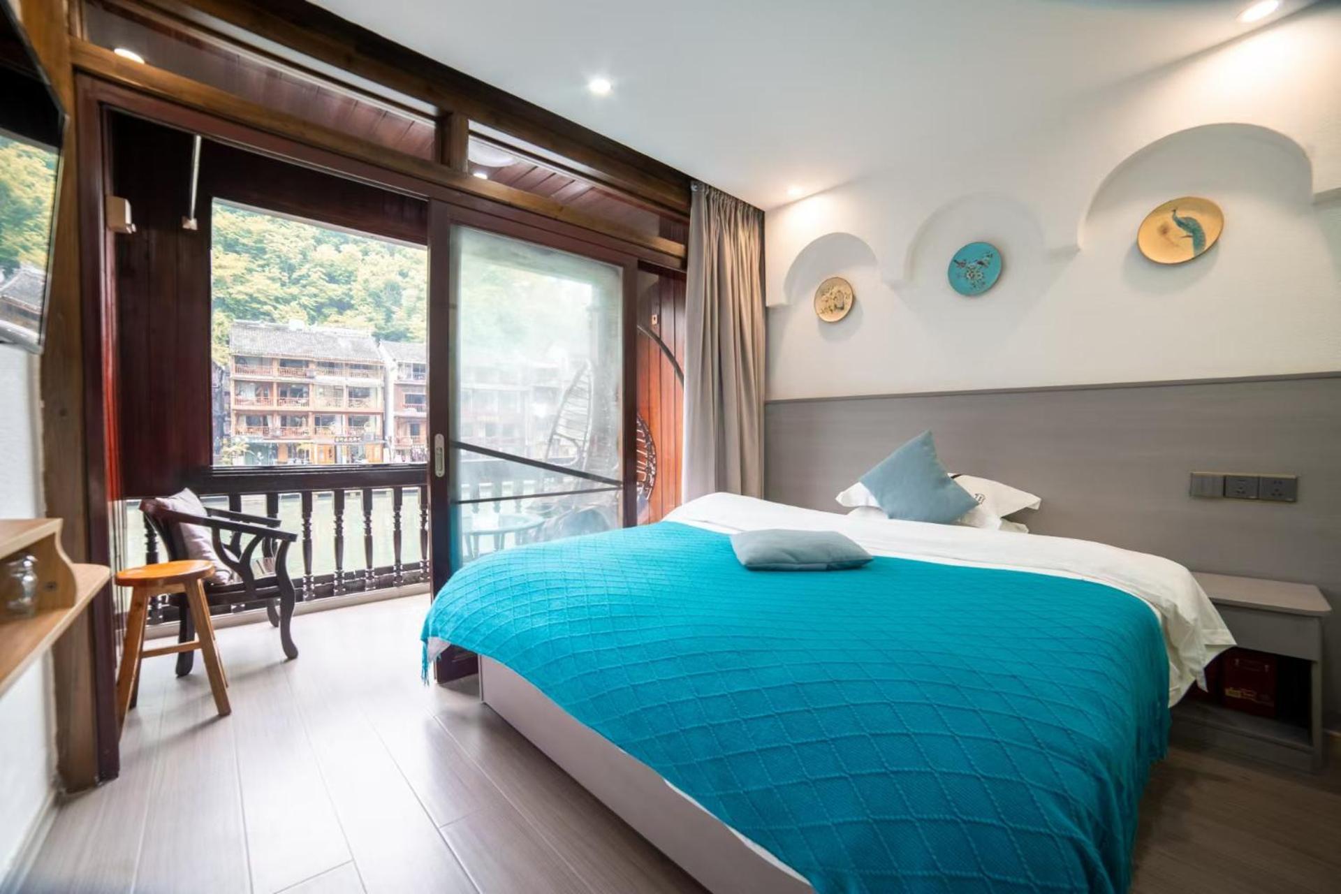 Fenghuang Ancient Town Lazy Cat Riverside Inn Екстериор снимка
