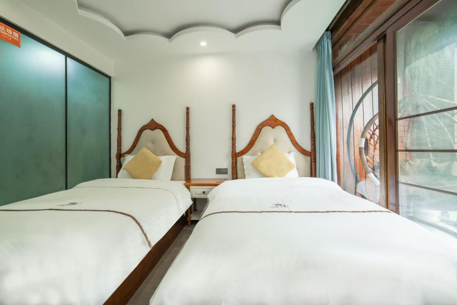 Fenghuang Ancient Town Lazy Cat Riverside Inn Екстериор снимка