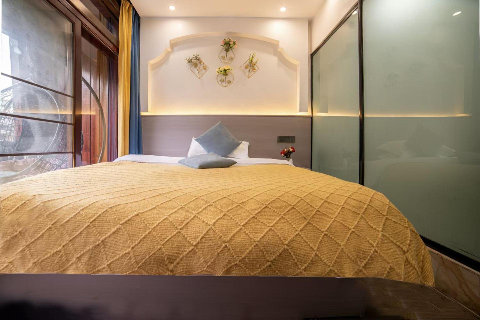 Fenghuang Ancient Town Lazy Cat Riverside Inn Екстериор снимка