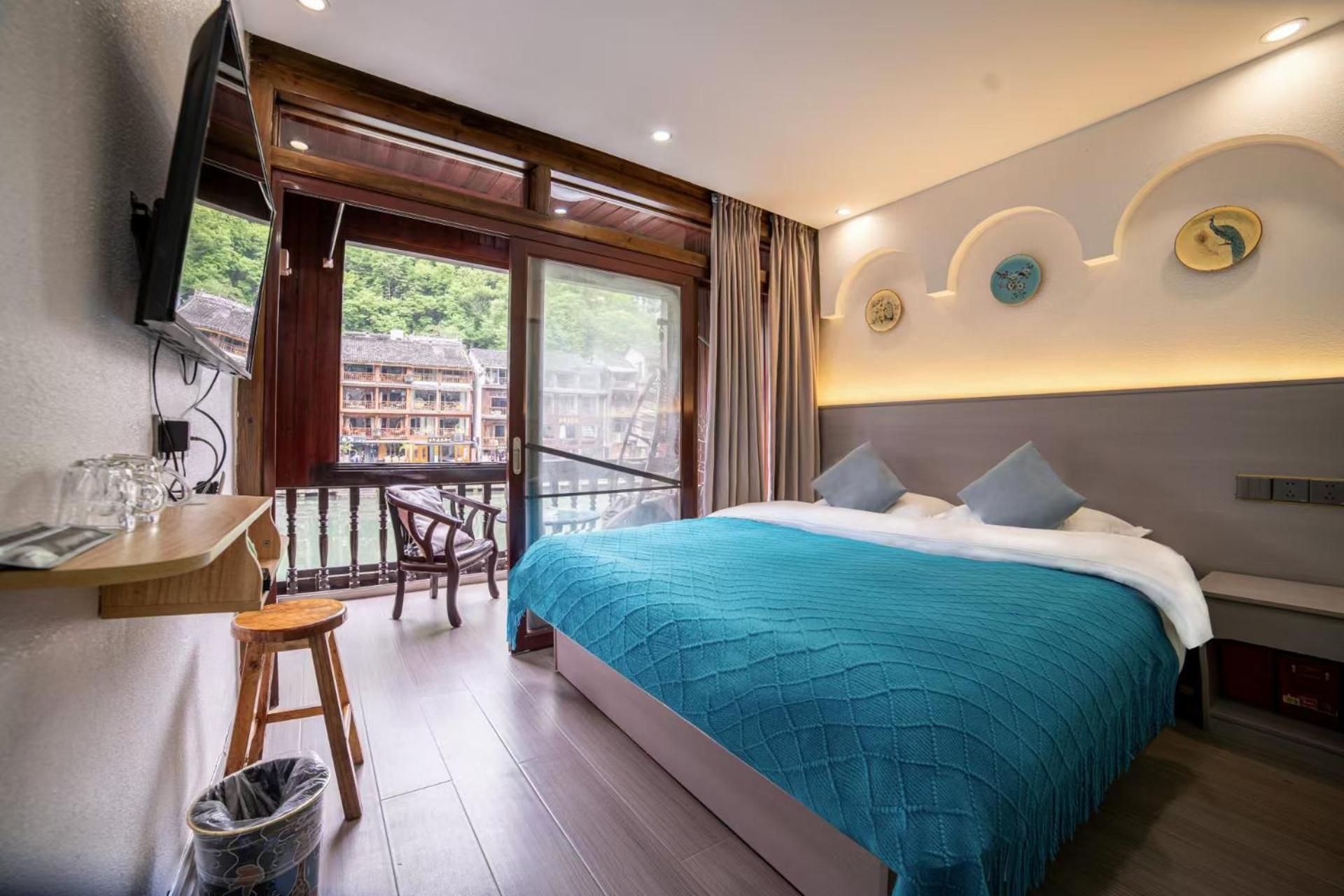 Fenghuang Ancient Town Lazy Cat Riverside Inn Екстериор снимка
