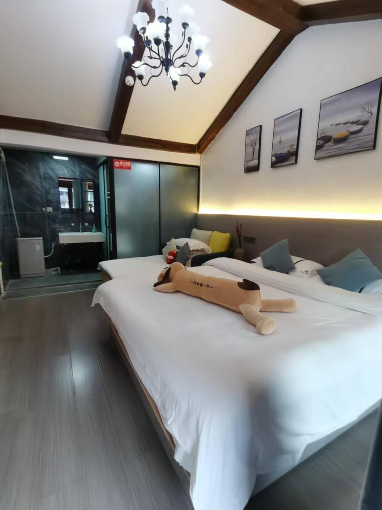 Fenghuang Ancient Town Lazy Cat Riverside Inn Екстериор снимка