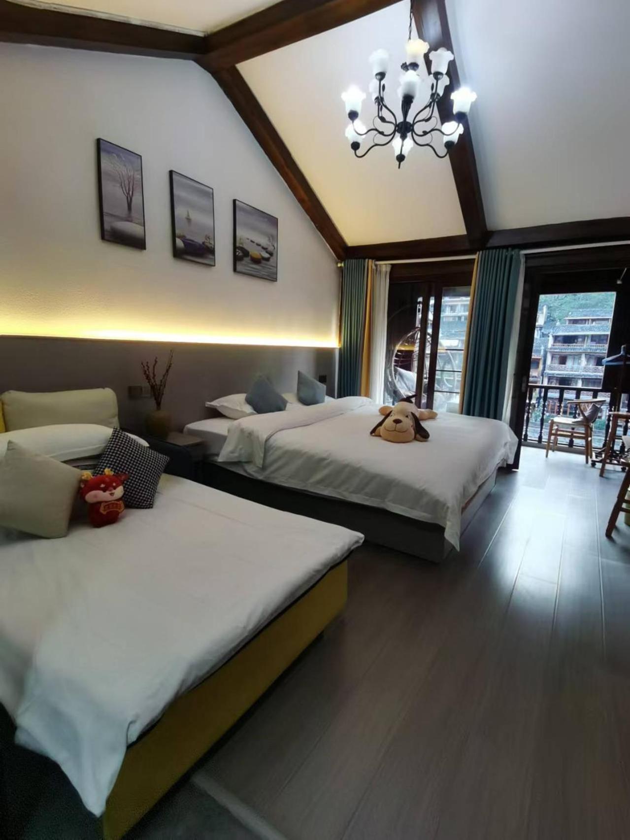 Fenghuang Ancient Town Lazy Cat Riverside Inn Екстериор снимка