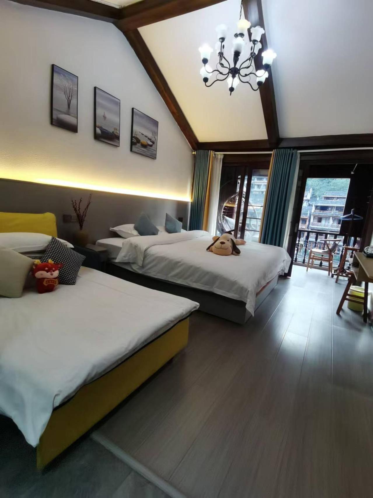 Fenghuang Ancient Town Lazy Cat Riverside Inn Екстериор снимка